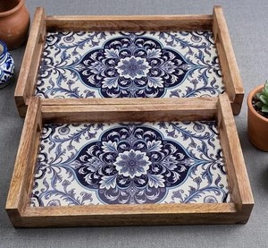 Plateau de service en bois de grande qualité avec motif imprimé en émail pour servir le petit-déjeuner, le café et le thé, à prix avantageux et optimal - Product Image 1