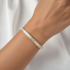 Pulsera de tenis con diamantes de corte radiante de 8.00 CTW en engaste de bisel - Product Image 2