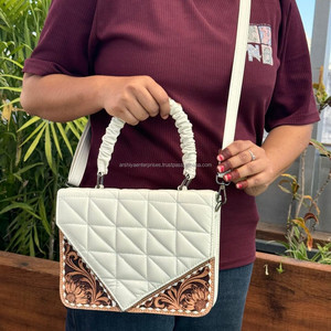 Haute qualité grande capacité usiné à la main en cuir matelassé élégant sac à bandoulière pour femmes à volants poignée épaule sac à main - Product Image 4