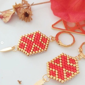 Pendientes de Cuentas con Opciones Personalizadas, Pendientes de Cuentas de Estilos Variados, Pendientes de Cuentas de Color Sólido, Uso Comercial al por Mayor de Fábrica Personalizada - Product Image 3