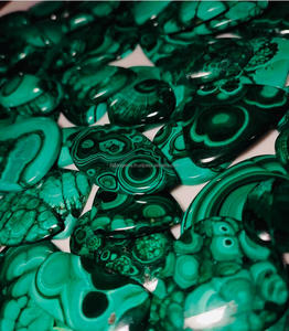 Cabujón de piedras preciosas sueltas de malaquita Natural, forma de mezcla pulida, cabujón para hacer todos los tamaños de cristal de colgantes de joyería, piedras preciosas - Product Image 2