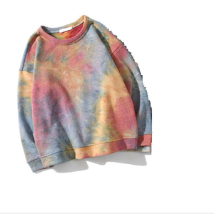 Sweat à capuche tie-dye pour femme avec matériau respirant coupe moderne prêt pour l'hiver couleurs et tailles personnalisables pour les vêtements de plein air et de voyage - Product Image 3