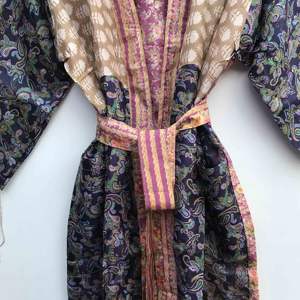 Robe de Demoiselle d'Honneur Kimono en Soie Longue Faite Main de Haute Qualité, Style Vintage Patchwork, Ensemble de Nuisette pour Femme, Taille Unique - Product Image 4