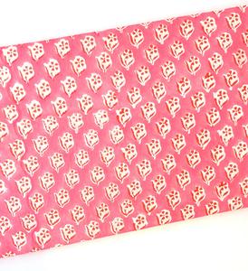 Tela de algodón de punto lisa resistente al agua Sanganer al por mayor, estilo floral, para prendas de niña, textiles para el hogar, fundas de bolsos, y textiles para confección. - Product Image 1