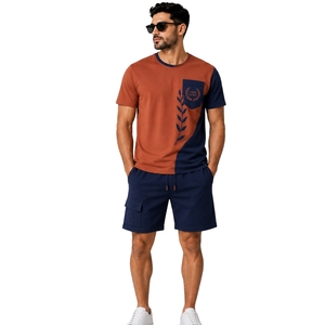Ensemble T-shirt et short pour homme bleu marine et rouille, col rond, manches courtes, haut à poches, short cargo à cordon de serrage, tenue décontractée et sportive d'été - Product Image 1