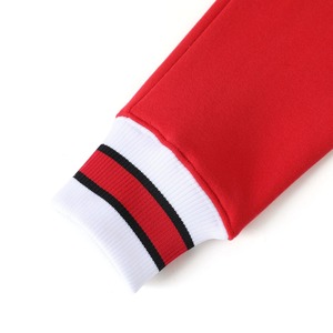 Sudadera unisex roja con cuello redondo y rayas blancas y negras, manga larga, informal, 100% algodón, para universidades y colegios. - Product Image 4