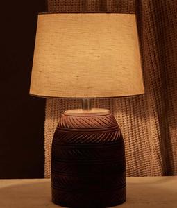 Lámpara de Mesa de Cerámica con Pantalla de Lino Beige, Diseño Rústico - Product Image 1