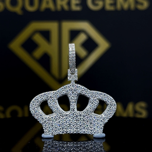 Pendentif Hip Hop personnalisé en argent sterling 925 plaqué or avec moissanite sertie griffe, motif géométrique, bijoux pour enfants, idéal pour les fêtes et la mode - Product Image 1