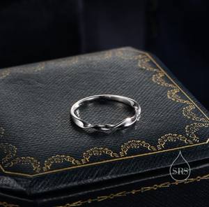 Anillo Ondulado en Plata de Ley, Anillo de Plata de Ley con Diseño de Ondas, Anillo Delgado de Plata - Product Image 5