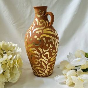 Jarrón Decorativo de Terracota Pintado a Mano de Estilo Vintage con Diseño de Caligrafía Árabe en Hoja de Oro, Exquisito Adorno de Cerámica para el Hogar - Product Image 1