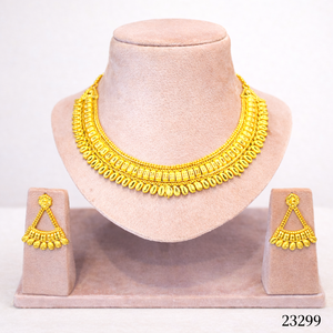 Meilleur achat en gros Vente pour femmes Collier de perles royales blanches et grises Chaîne à 3 lignes Fabricant de matériaux en alliage pour les États-Unis et l'Europe - Product Image 2
