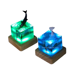 Lámpara de resina epoxi con escultura de tiburón y buceador para decoración del hogar, hecha en Vietnam. - Product Image 2