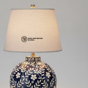 Lámpara de Mesa Artesanal con Incrustaciones de Hueso Azul y Patrón Floral, Lámpara Decorativa de Lujo para Mesita de Noche con Pantalla de Tela para Hogar y Hotel - Product Image 2