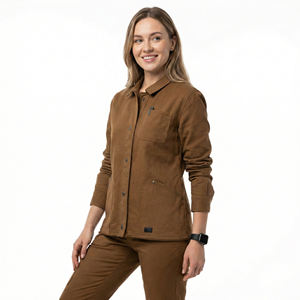 Blouse médicale unisexe à manches longues avec col chemise et poches, vente en gros directe usine, personnalisable, idéale pour infirmières et tenue de sport. - Product Image 1