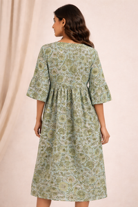 Vestido Largo con Estampado Floral y Cuello en V para Mujer, con Bolsillos Laterales, Mangas Largas, Tela de Algodón Hecha a Mano, Acabado de Alta Calidad, Obra Maestra - Product Image 2