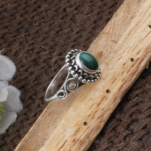 Bague artisanale en argent sterling 925 avec malachite, pierre précieuse naturelle, bordure à pois, style vintage, bijoux de mariage pour femmes - Product Image 3