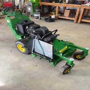 Tondeuse autoportée à essence professionnelle John Deere Z900 avec moteur 2 temps et bac de ramassage grande capacité – Garantie 2 ans - Product Image 2