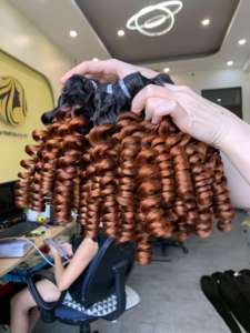 มัดผมมนุษย์ชาวเวียดนามพร้อมฝาปิดสปริงหยิกสินค้าผู้ขายคุณภาพสูง - Product Image 3