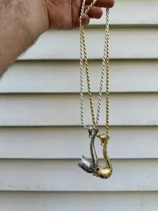 Colgante de pipa de tabaco Tishya Diamond para mujer, totalmente funcional, con moissanita de corte brillante, chapado en oro rosa sobre plata de ley 925, estilo Iced - Product Image 2