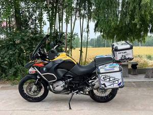 Motocicleta de Turismo Todoterreno R1200GS Adventure Usada en Oferta, con Motor Boxer de Cilindrada Reducida y Caja Lateral de Aluminio - Product Image 5
