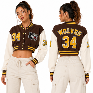 Chaqueta Varsity Corta de Satén Personalizada para Mujer, con Logotipo Bordado de Tigres en Azul Marino y Dorado, Número 23, Estilo Y2K, Venta al Por Mayor OEM, Corte Urbano Estadounidense - Product Image 3