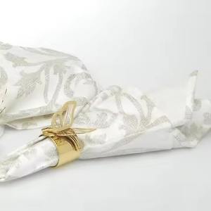 Anneau de serviette en métal de qualité supérieure pour la décoration de table de mariage et l'aménagement de réception - Product Image 1