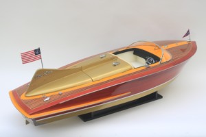CHRIS CRAFT COBRA 1955 (CABEZA METÁLICA DORADA) Modelo de lancha rápida americana de madera hecho a mano por fabricante vietnamita - Product Image 5