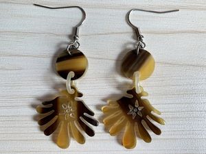 Boucles d'oreilles en corne naturelle de qualité supérieure, légères, faites à la main, style bohème, accessoire de mode - Product Image 5