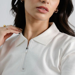 OEM/ODM – Nouveauté : T-shirt zippé respirant à séchage rapide pour femme, coupe classique, couleur unie, manches courtes, confortable, avec appliques – Vente en gros - Product Image 6