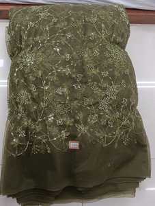 Tela de malla bordada con cuentas florales y lentejuelas pesadas, tejida con hilo, para la confección de vestidos, sarees, lehengas y dupattas para niñas, venta al por mayor. - Product Image 2