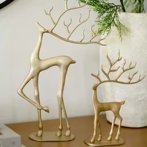 Collection de rennes de Noël haut de gamme, figurines décoratives en métal pour la décoration saisonnière - Product Image 4