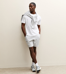 Ensemble d'été deux pièces haut de gamme décontracté et sportif pour homme, à manches courtes et shorts, séchage rapide, vente en gros - Product Image 1