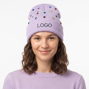 Bonnet d'hiver tricoté personnalisé brodé, doux et chaud, violet, avec décoration de perles et strass pour femme - Product Image 1