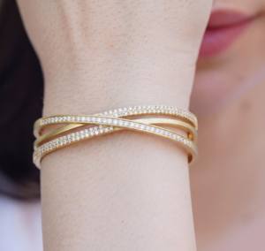 Bracelet jonc classique en argent 925 avec diamant de laboratoire Silver Cross, étincelant pour femme, idéal pour cadeau, mariage, fête, cérémonies religieuses - Product Image 1