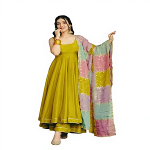 ชุดแต่งงานฤดูหนาวสไตล์อินเดีย RN ขายดี งานปักเลื่อมหนัก ผ้าไหมฤดูร้อนแบบโรมัน ชุดสัลวาร์ คามีซ ทรงเข้ารูป สวมใส่ง่าย - Product Image 1