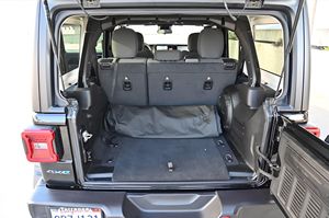 Jeep Wrangler Willys 4xe SUV 2024 Usado Original, Listo para Enviar a Todo el Mundo - Product Image 6