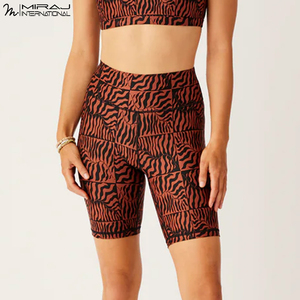Ensemble de sport imprimé haut de gamme pour femme : short taille haute sans coutures et soutien-gorge de sport pour l'entraînement et le Pilates - Product Image 4