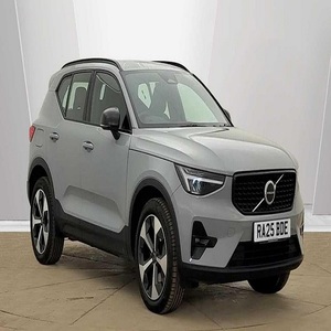 NEATLY USED 2025 XC40 2.0 B4 PLUS PRO - Product Image 1
