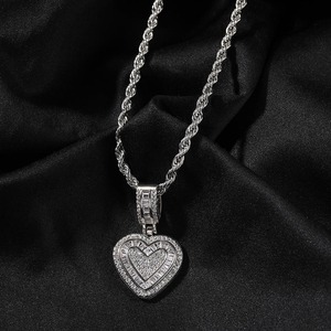 Nuevo Collar con Colgante de Corazón de Diamantes, Estilo Hip Hop, Diseño Exclusivo, Corazón de Azúcar - Product Image 2