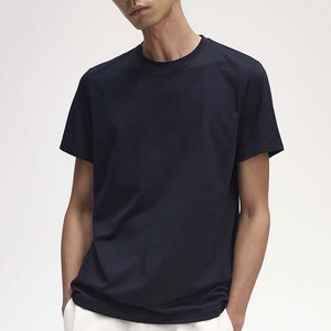 เสื้อยืดคอกลมแขนสั้นสีเขียวมะกอกทรงปกติผ้าฝ้ายเนื้อเจอร์ซีย์สีพื้นเรียบง่ายสำหรับผู้ชายแบบเรียบๆ - Product Image 5
