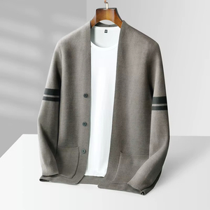Suéter de Lana Merino Premium para Hombre, Transpirable, Suave, Cuello Redondo, Manga Larga, Invierno, Personalizable con Logotipo, ODM, Venta al Por Mayor - Product Image 3