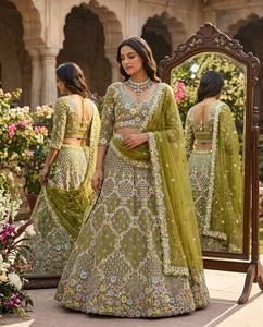 Élégant Lehenga Choli bleu marine en faux georgette, longueur ras du sol, broderie dorée, infroissable, séchage rapide, pour mariage indien pakistanais - Product Image 2