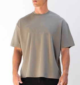 เสื้อยืดสไตล์ใหม่ปี 2025 สำหรับผู้ชาย เสื้อผ้าลำลอง แฟชั่นใหม่ สีพื้น ไซส์ใหญ่ คุณภาพดี เสื้อยืดผู้ชาย - Product Image 1