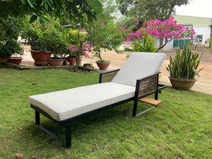 DS00178 Directo de fábrica en Vietnam, tumbona de mimbre y acero con madera de acacia de alta calidad, moderna, para exteriores, piscina, playa, villa. - Product Image 4