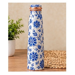 Botella de Agua de Cobre con Estampado Floral Azul Estético, con Tapa de Cobre, Portátil para Viajes - Product Image 1