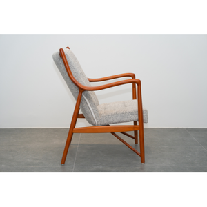 Modern Leather Lounge Chair Walnut Wood Frame Curved Solid Wood Armrests for Home Living Room Hotel PISANO - Product Image 5
