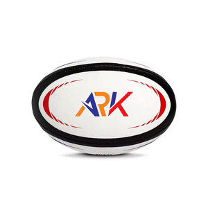 Ballon de rugby durable avec une matière antidérapante pour l'entraînement au passage et les séances en extérieur - Product Image 1