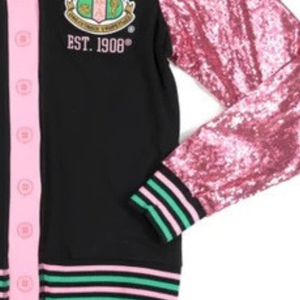 Cardigan Varsity Personnalisé Noir Rose Vert à Manches Longues avec Paillettes, Boutons sur le Devant, Col en V et Bordure Côtelée – Tenue de Groupe Tendance - Product Image 4
