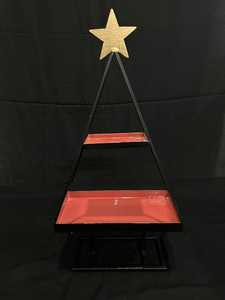 Plato Decorativo Metálico en Forma de Árbol con Acabado de Esmalte Rojo y Estrella Dorada en la Parte Superior para Exhibición en Fiestas - Product Image 3