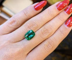 อัญมณีหลวมสีเขียวมรกตรูปทรงเบาะปรับขนาดได้ตามต้องการสำหรับงานหัตถกรรมเครื่องประดับ - Product Image 3